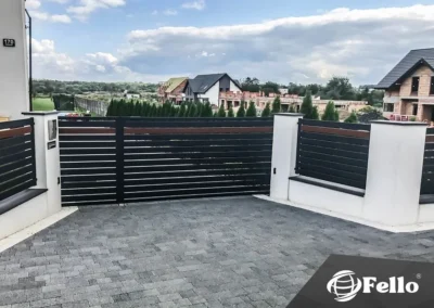 Ogrodzenie aluminiowe na tarasie z panoramą okolicy - realizacja Fello